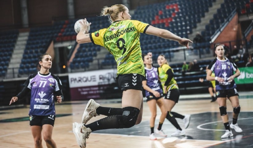 Jogadora de Massaranduba troca de clube na Europa